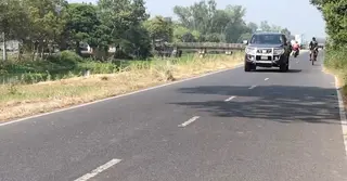 সড়ক প্রস্তুত, বাস নেই: নওগাঁ-নাটোর মহাসড়কে উন্নয়ন আটকে যাত্রীসেবায়